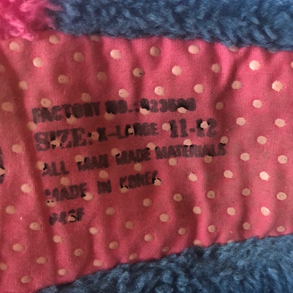 Kid’s slippers 11-12 used - Picture 3 of 6